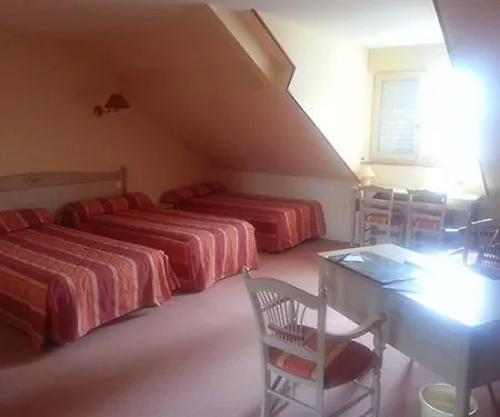 Logis Le Port Saint Aubin 2*