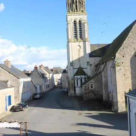 Hotel Logis Le Port Saint Aubin 2*