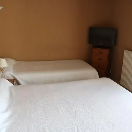 Logis Le Port Saint Aubin Hotel 2*