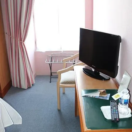 Logis Le Port Saint Aubin Hotel Morannes sur Sarthe-Daumeray