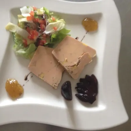 Logis Le Port Saint Aubin Hotel 2*