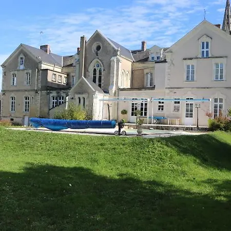 Hotel Logis Le Port Saint Aubin